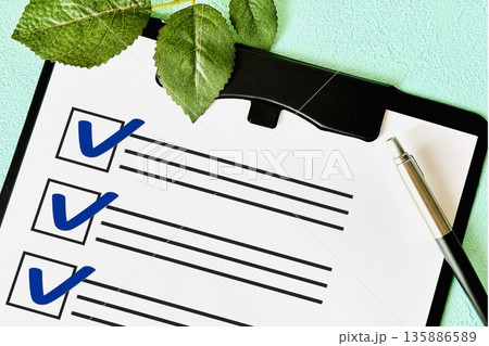 チェックリストとバインダー 135886589