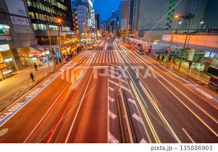 東京ビジネス街・田町駅夜景 135886903