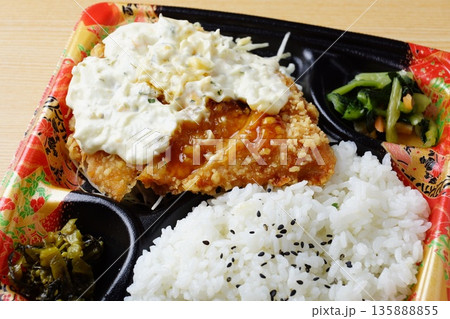 チキン南蛮弁当 135888855