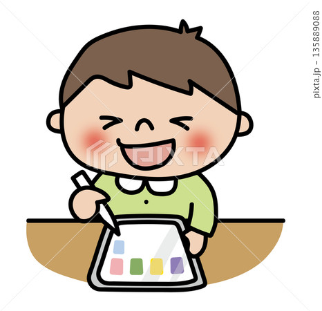 タブレット学習を楽しんでいる子供（男の子） 135889088