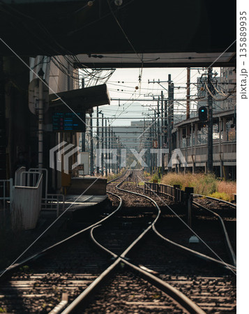 踏切から見た線路 135889935