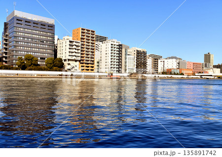 蔵前橋(西)周辺を下流より望む(東京都台東区)【2026.1】 蔵前橋(西)周辺を下流より望む(東京都台東区)【2026.1】 135891742