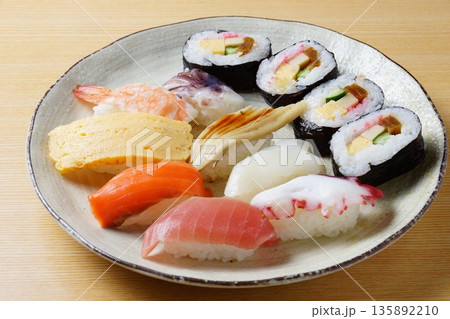 握り寿司盛合わせ 握り寿司盛合わせ 135892210