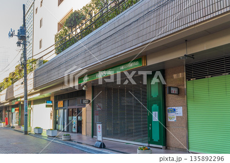 立川市都市風景　南口WINS通り　馬券売り場 135892296
