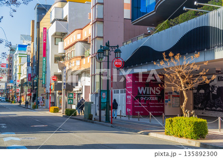 立川市都市風景 WINS馬券売り場 南口すずらん通り 立川市都市風景 WINS馬券売り場 南口すずらん通り 135892300