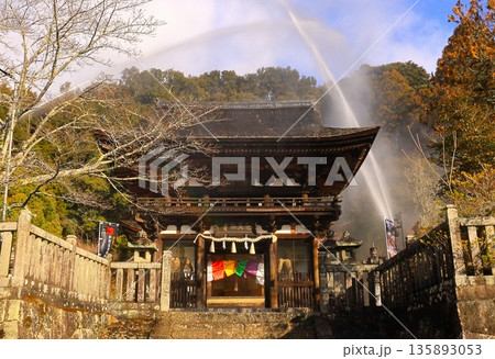 忍者の里 伊賀 正月堂の放水 忍者の里 伊賀 正月堂の放水 135893053