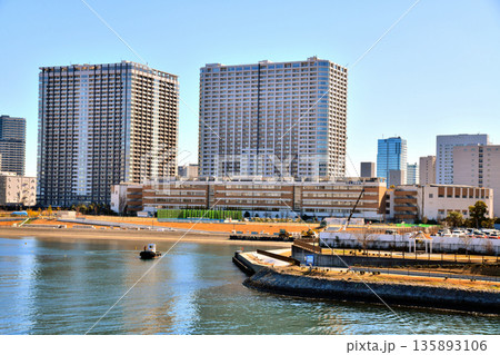 富士見橋/東雲運河より有明西学園方面を望む(東京都江東区)【2026.1】 富士見橋/東雲運河より有明西学園方面を望む(東京都江東区)【2026.1】 135893106