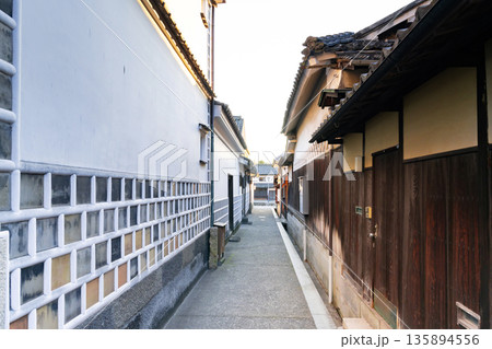 岡山県倉敷市　倉敷美観地区の街並み 135894556