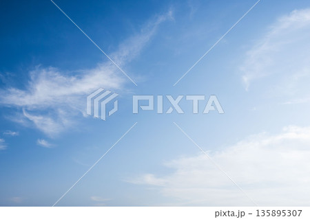 初冬の空　青空と雲17 135895307