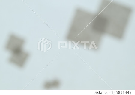 和紙の切り絵アート・ボケ味【背景素材】 135896445