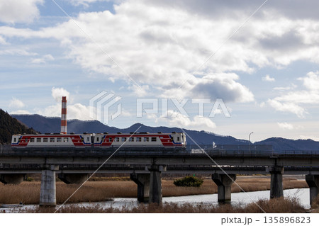 赤白煙突と三陸鉄道 135896823