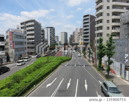 都会の道路 都会の道路 135900753