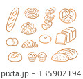 各種パンのアウトラインイラスト 135902194