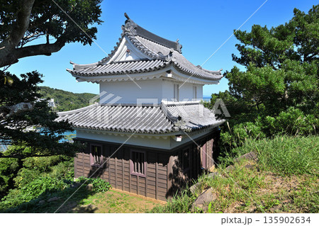 長崎県「平戸城」櫓と眺望 長崎県「平戸城」櫓と眺望 135902634