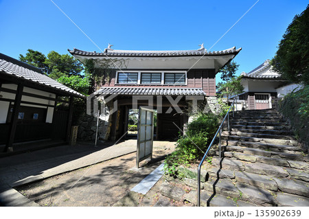 長崎県「平戸城」櫓と眺望　 135902639