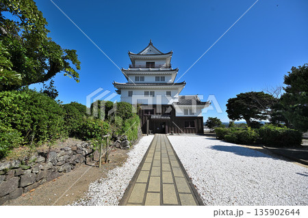 長崎県「平戸城」櫓と眺望 長崎県「平戸城」櫓と眺望 135902644