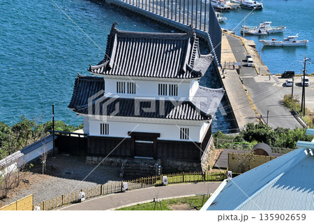 長崎県「平戸城」櫓と眺望 長崎県「平戸城」櫓と眺望 135902659