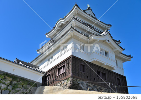 長崎県「平戸城」櫓と眺望 長崎県「平戸城」櫓と眺望 135902668