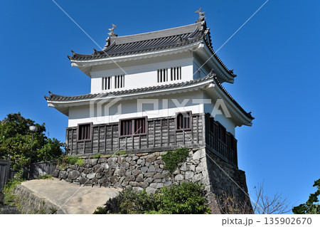 長崎県「平戸城」櫓と眺望　 135902670