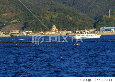 広島港(広島市)と小用港(江田島市)を結ぶフェリー 広島港(広島市)と小用港(江田島市)を結ぶフェリー 135902834