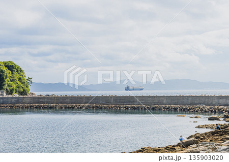 蒲郡市の三河湾の風景(愛知県) 蒲郡市の三河湾の風景(愛知県) 135903020