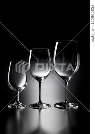 ワイングラス3種 135903858