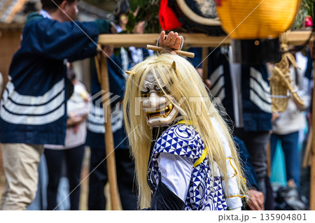【新潟県_佐渡_鬼太鼓】鬼が舞う佐渡島 135904801
