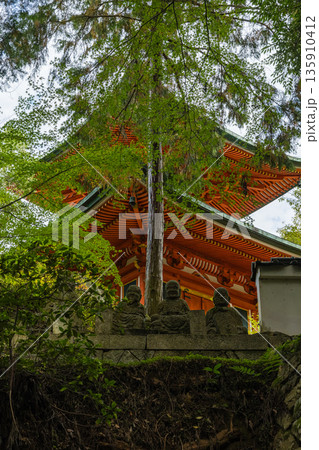 日本 広島県三原市高坂町にある佛通寺の多宝塔 日本 広島県三原市高坂町にある佛通寺の多宝塔 135910412