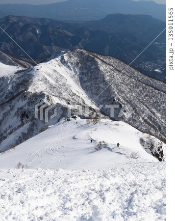 厳冬の谷川岳天神尾根の激下り 135911565
