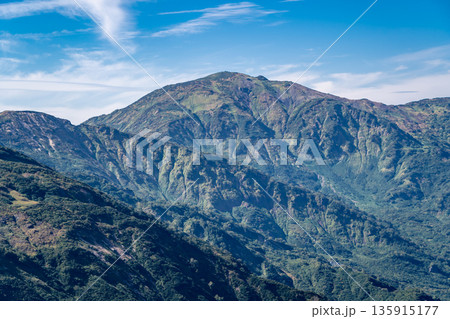 天狗ノ庭から見る朝日岳 蓮華温泉~北アルプス白馬岳縦走登山 天狗ノ庭から見る朝日岳 蓮華温泉~北アルプス白馬岳縦走登山 135915177
