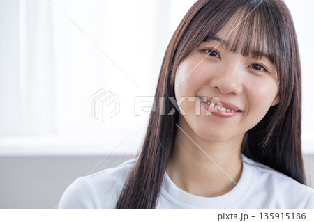 20代女性　ビューティー 135915186