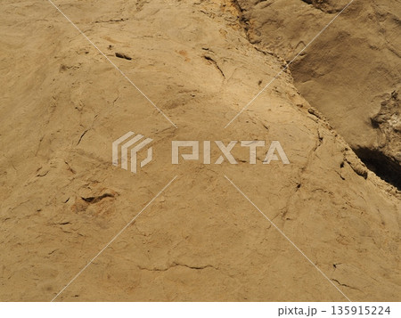 テクスチャー　砂と岩の芸術　時空を超えた自然の芸術　コピースペース 135915224