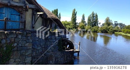ホビット村、水車小屋【ニュージーランド・マタマタ】 135916278