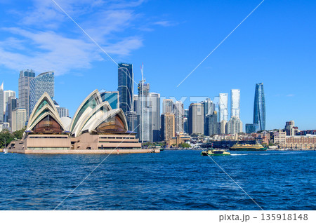オーストラリアのシドニーにあるオペラハウスの美しい風景 135918148