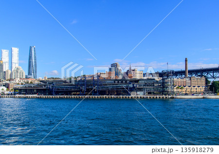 シドニーにあるサーキュラーキーのとても美しい風景 シドニーにあるサーキュラーキーのとても美しい風景 135918279