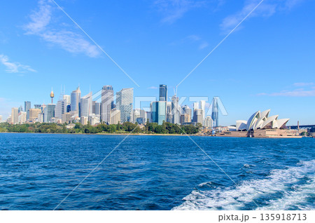 オーストラリアのシドニーで眺める街並みの風景 オーストラリアのシドニーで眺める街並みの風景 135918713