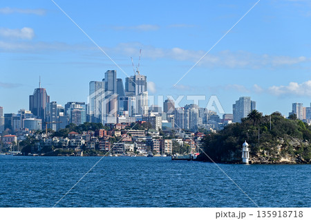 オーストラリアのシドニーで眺める街並みの風景 135918718