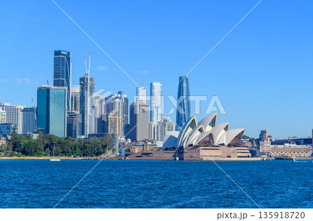 オーストラリアのシドニーで眺める街並みの風景 オーストラリアのシドニーで眺める街並みの風景 135918720