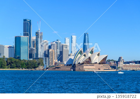 オーストラリアのシドニーで眺める街並みの風景 オーストラリアのシドニーで眺める街並みの風景 135918722
