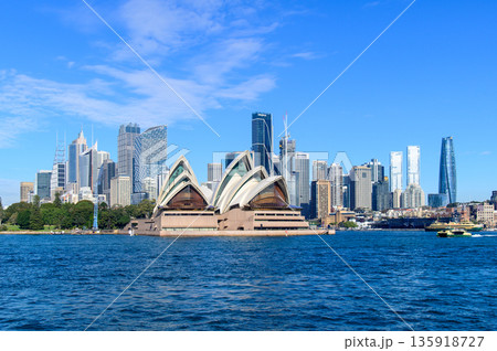 オーストラリアのシドニーで眺める街並みの風景 オーストラリアのシドニーで眺める街並みの風景 135918727