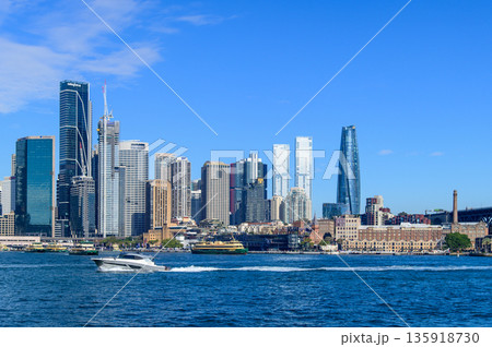 オーストラリアのシドニーで眺める街並みの風景 オーストラリアのシドニーで眺める街並みの風景 135918730