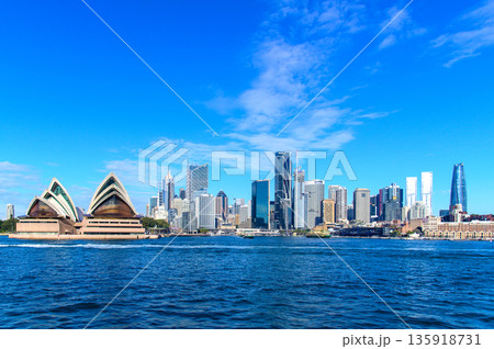 オーストラリアのシドニーで眺める街並みの風景 オーストラリアのシドニーで眺める街並みの風景 135918731