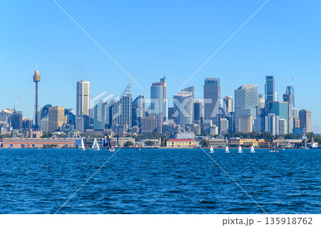 オーストラリアのシドニーで眺める街並みの風景 オーストラリアのシドニーで眺める街並みの風景 135918762