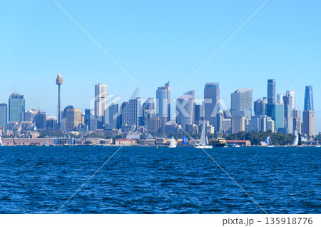 オーストラリアのシドニーで眺める街並みの風景 オーストラリアのシドニーで眺める街並みの風景 135918776