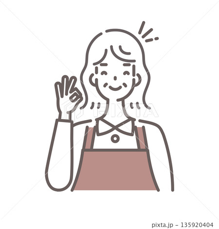 OKサインを出して微笑むエプロン姿のシニア女性のイラスト 135920404