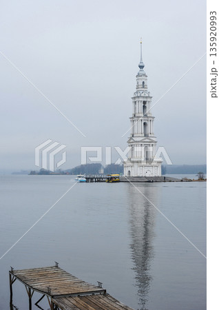 The bell tower of St. Nicholas Cathedral in Kalyazin 135920993