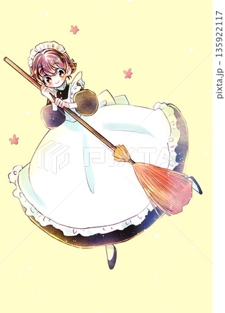ほうきを持っているメイドさん　笑顔 135922117