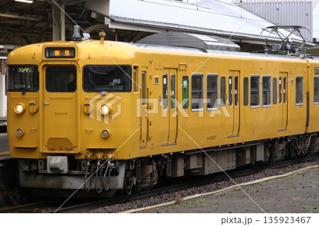 ［JR-V］伯備線115系電車（ワンマン運転：新見⇔米子） 135923467