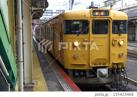 ［JR-V］伯備線115系電車（ワンマン運転：新見⇔米子） 135923468
