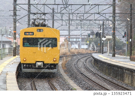 ［JR-V］伯備線115系電車（ワンマン運転：新見⇔米子） 135923471